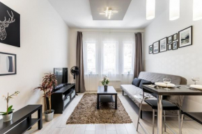 Fleur Créme Apartment